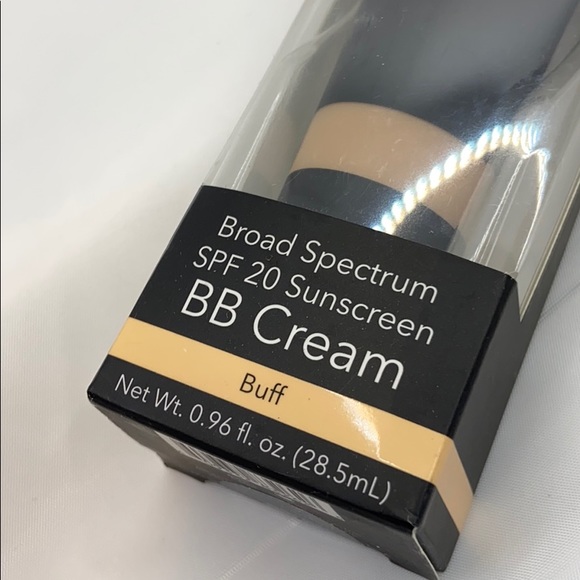 🔥3/10🔥Elf Broad Spectrum SPF 20 BB Cream Buff - Picture 3 of 4